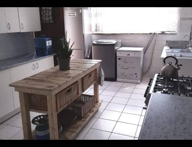 3 BEDROOM HOUSE FOR SALE IN FLORENTIA